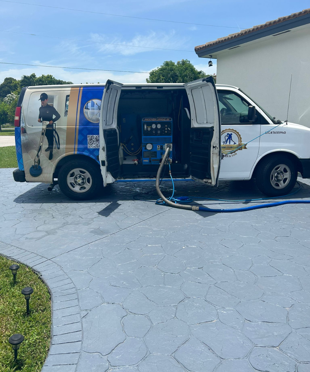 Limpieza profesional de sofás a vapor en Miami